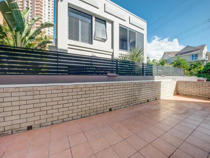 3/141 Surf Parade, Broadbeach QLD 4218