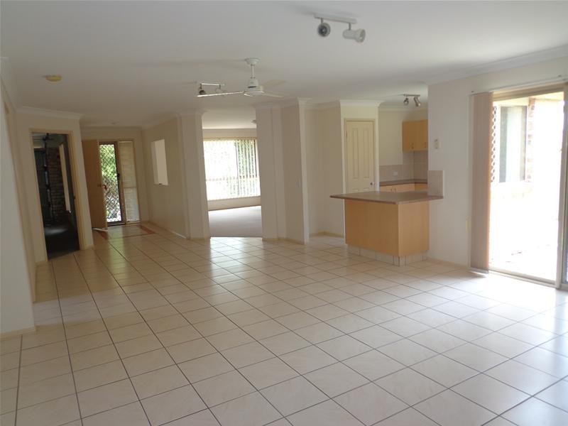 12 Bidwill Court, Elanora QLD 4221