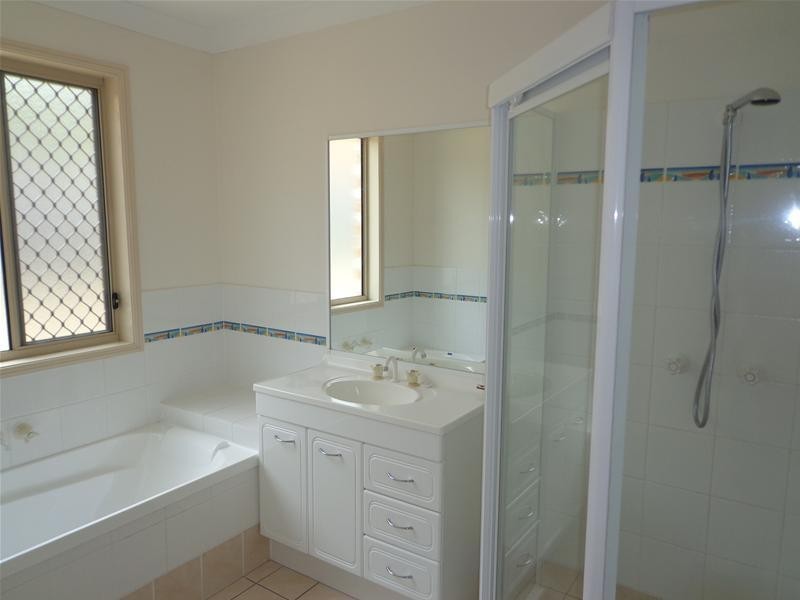 12 Bidwill Court, Elanora QLD 4221