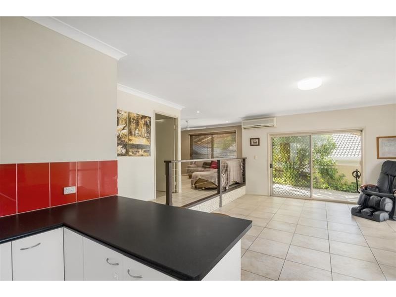 13 Kalamunda Close, Elanora QLD 4221