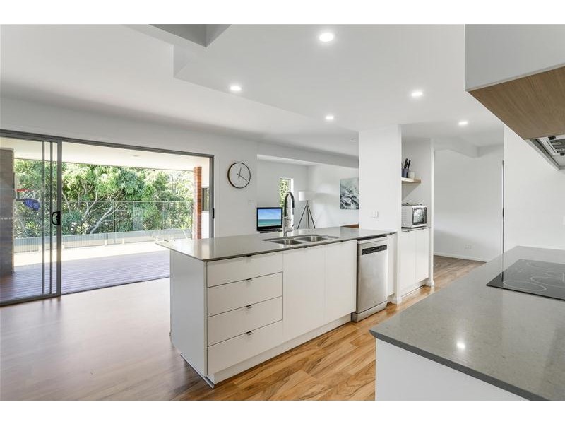 16 Vista Street, Elanora QLD 4221