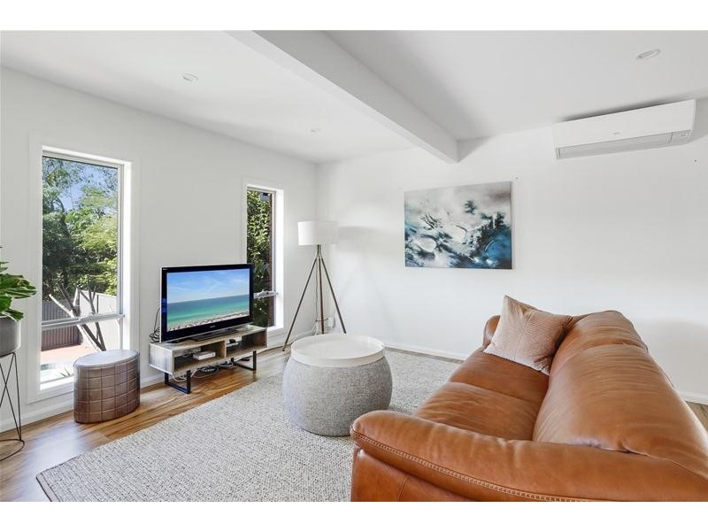 16 Vista Street, Elanora QLD 4221