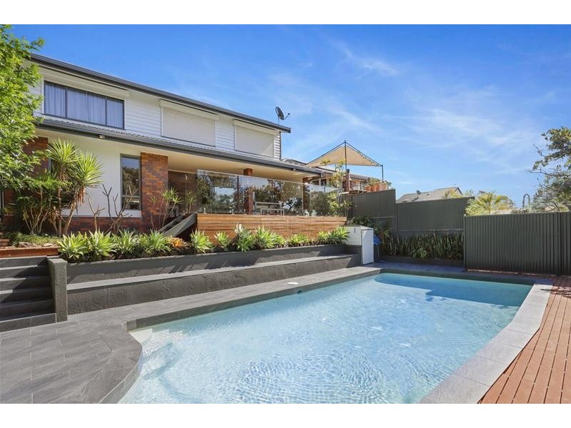 16 Vista Street, Elanora QLD 4221