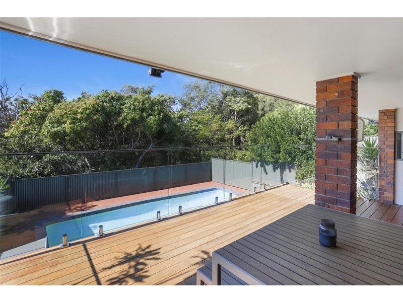 16 Vista Street, Elanora QLD 4221