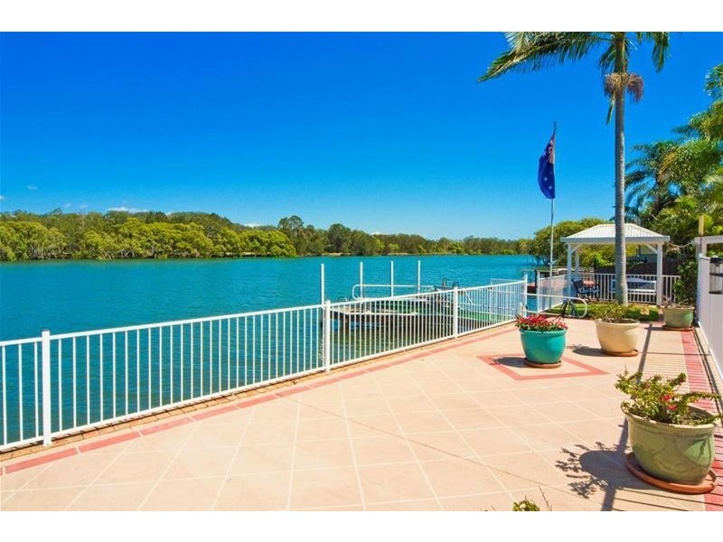 13 Chown Avenue, Currumbin Waters QLD 4223