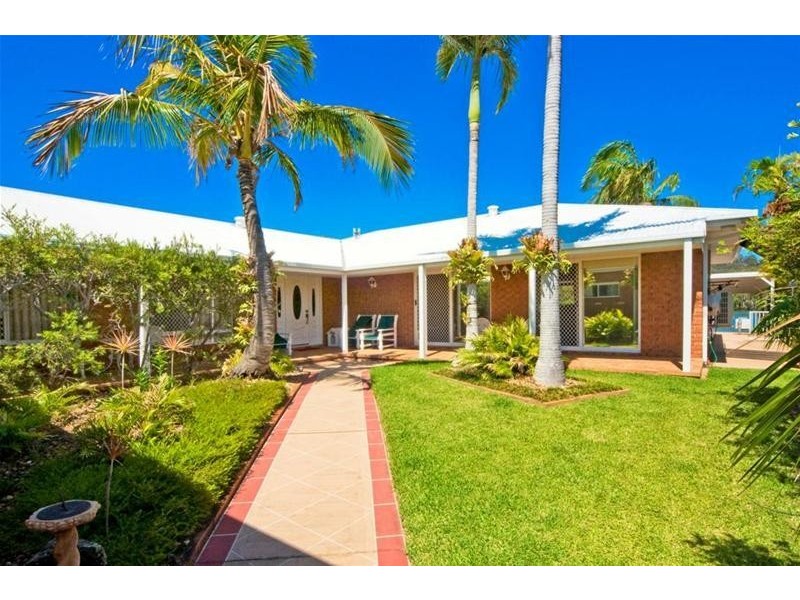 13 Chown Avenue, Currumbin Waters QLD 4223