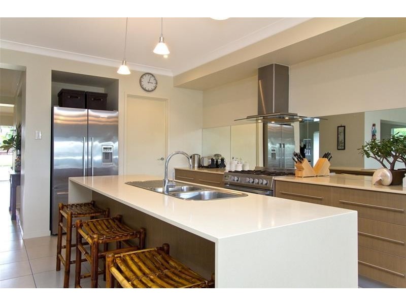 16 Mallawa Drive, Palm Beach QLD 4221