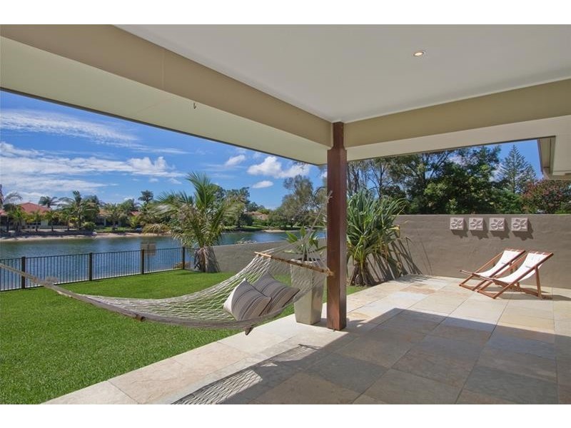 16 Mallawa Drive, Palm Beach QLD 4221