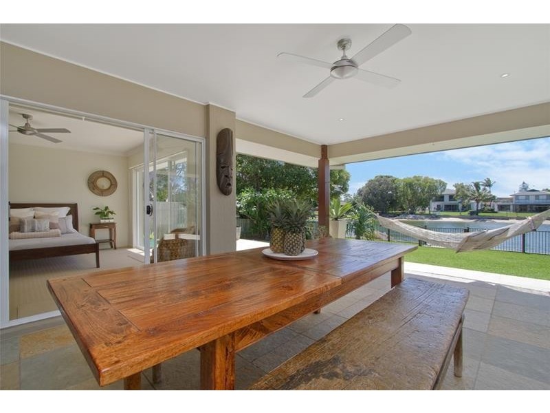 16 Mallawa Drive, Palm Beach QLD 4221