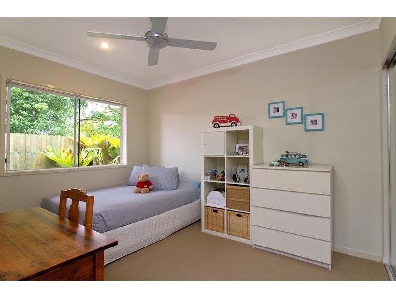 16 Mallawa Drive, Palm Beach QLD 4221