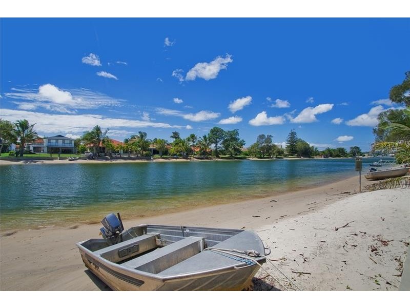 16 Mallawa Drive, Palm Beach QLD 4221