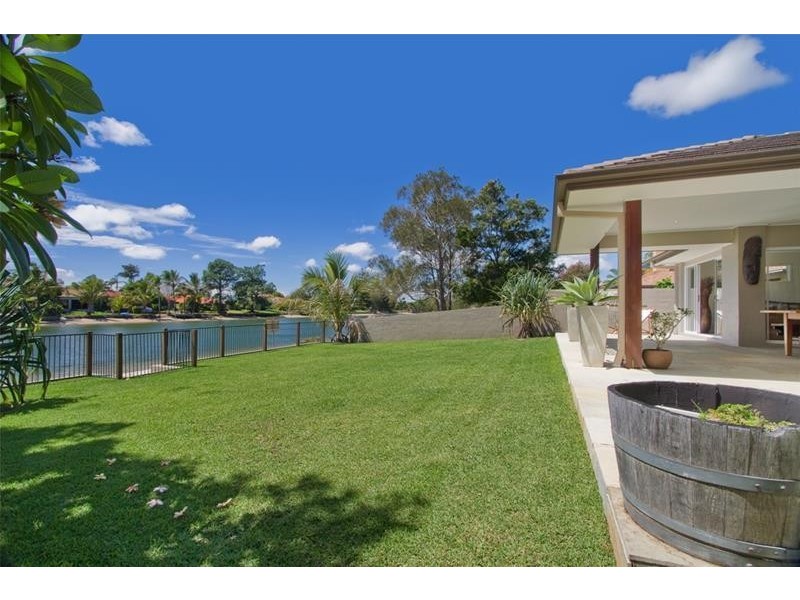 16 Mallawa Drive, Palm Beach QLD 4221