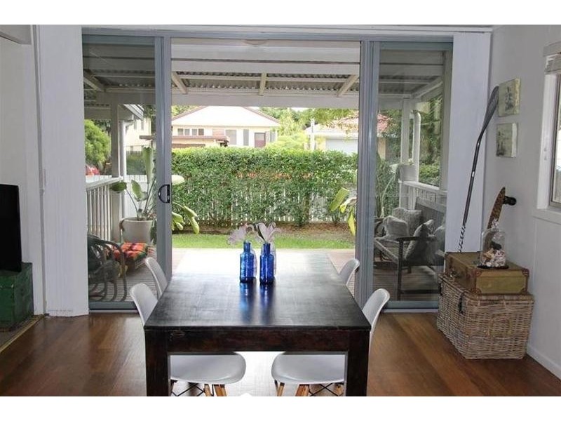 32 Sixth Avenue, Palm Beach QLD 4221