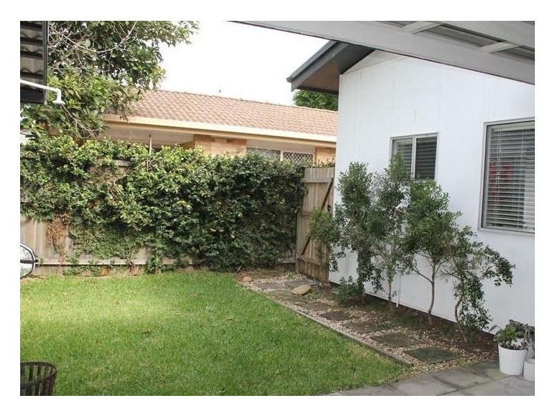 32 Sixth Avenue, Palm Beach QLD 4221