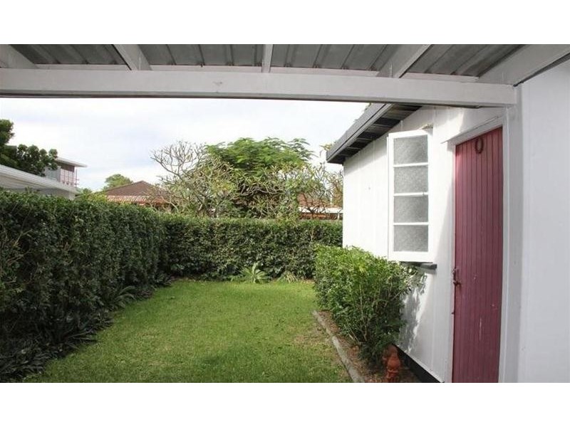 32 Sixth Avenue, Palm Beach QLD 4221