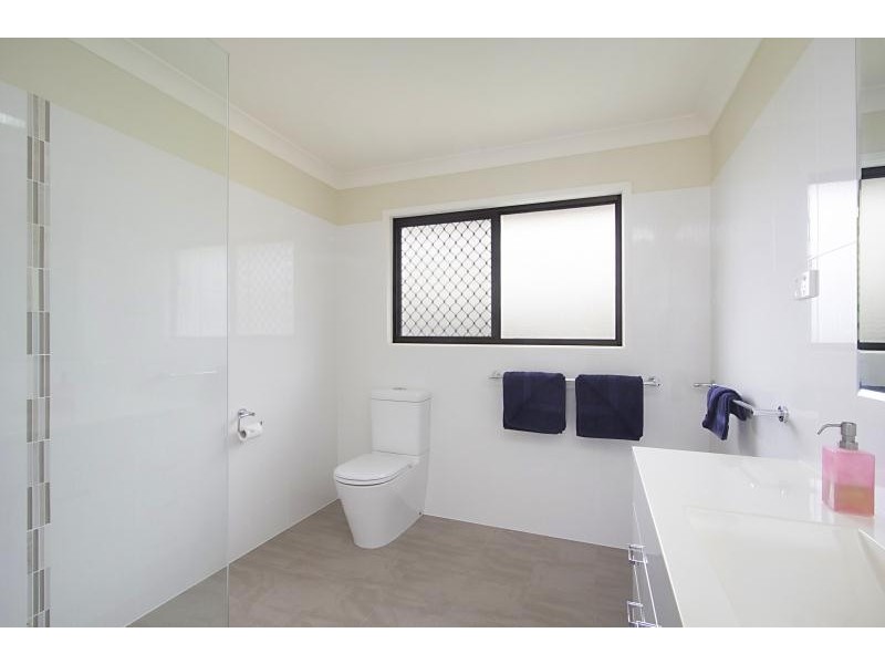 24 Sequoia Close, Elanora QLD 4221