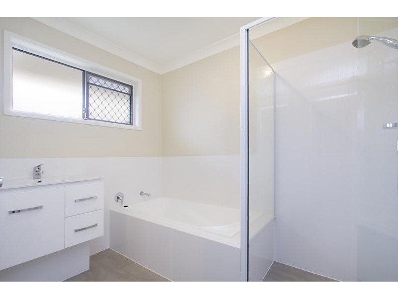 24 Sequoia Close, Elanora QLD 4221