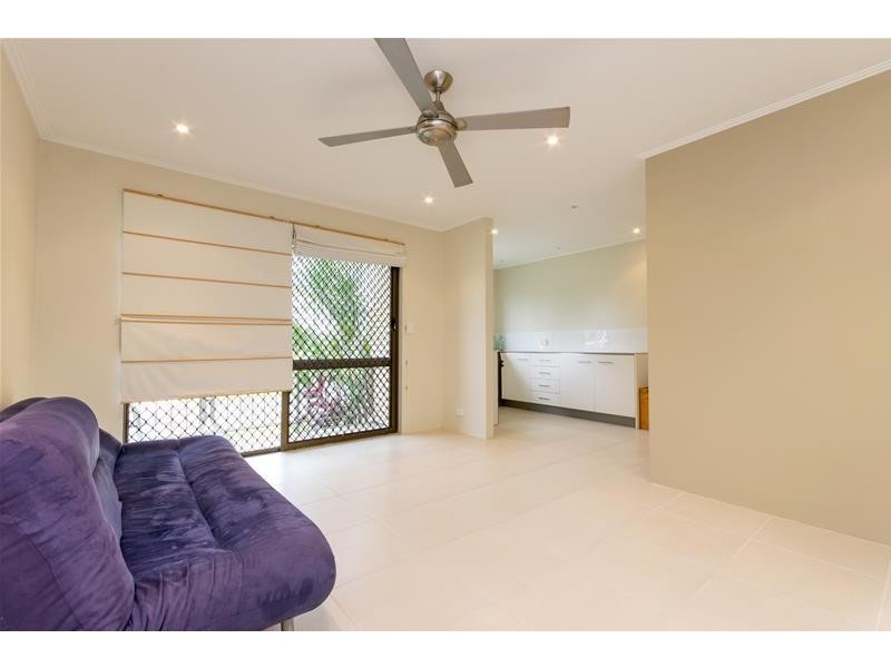 1/14 Brooke Avenue, Palm Beach QLD 4221