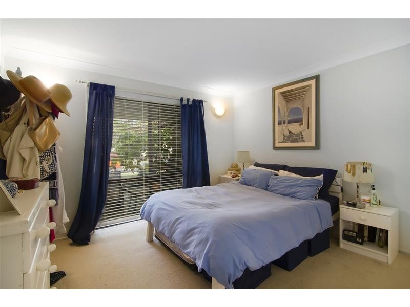 2/50 T E Peters Drive, Broadbeach Waters QLD 4218