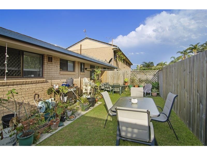 2/50 T E Peters Drive, Broadbeach Waters QLD 4218