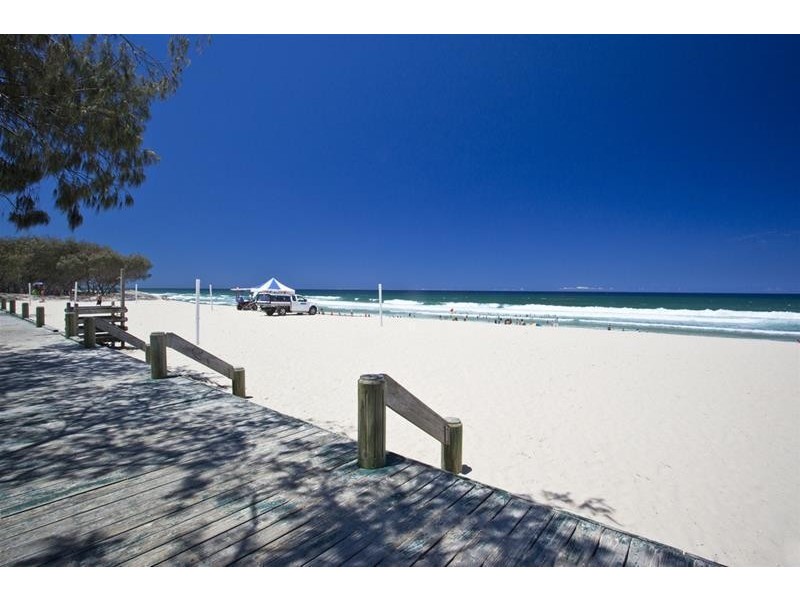 2/50 T E Peters Drive, Broadbeach Waters QLD 4218