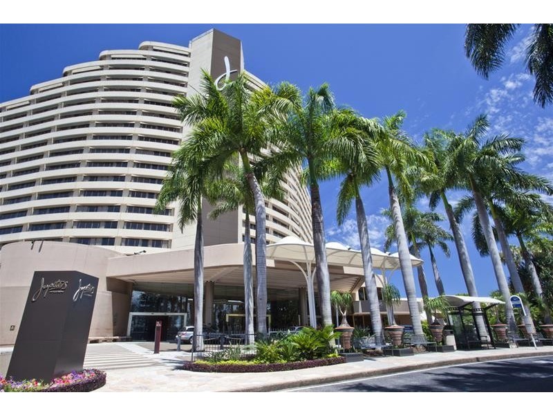 2/50 T E Peters Drive, Broadbeach Waters QLD 4218