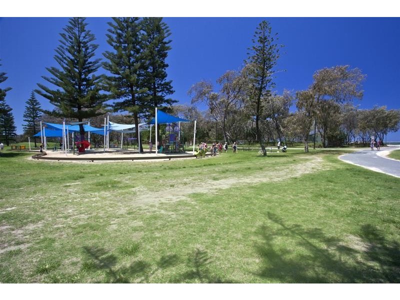 2/50 T E Peters Drive, Broadbeach Waters QLD 4218