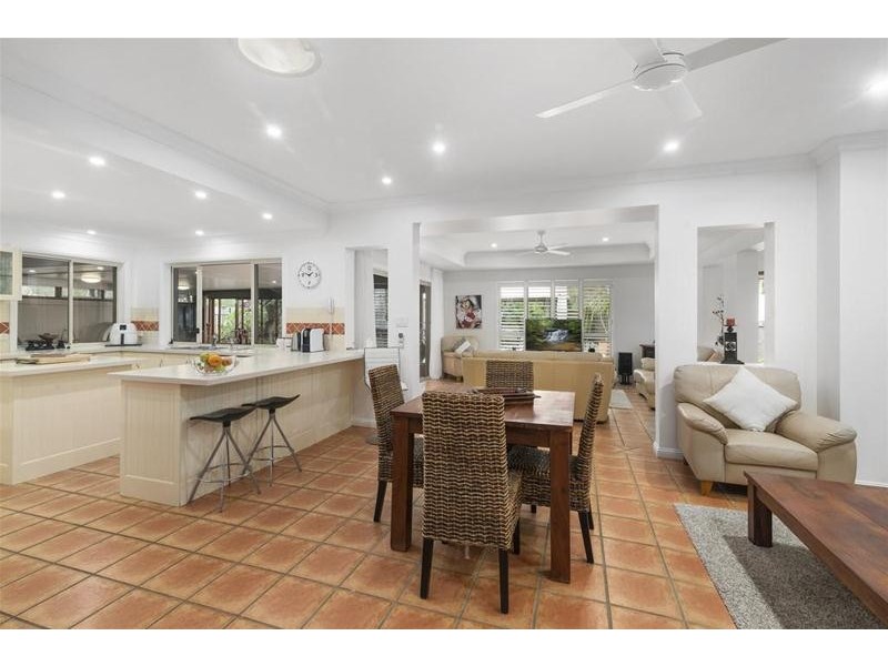 47 Hibertia Avenue, Elanora QLD 4221