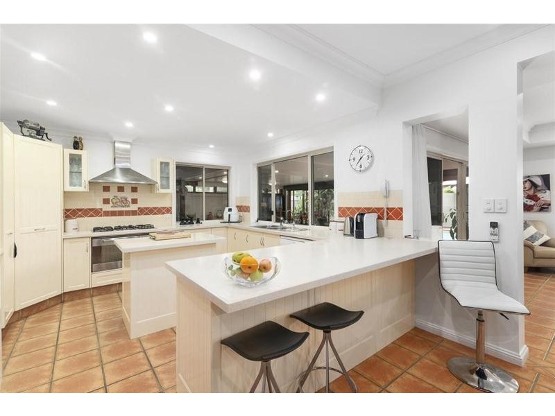 47 Hibertia Avenue, Elanora QLD 4221