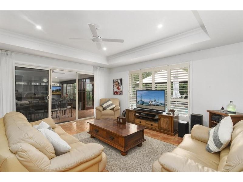 47 Hibertia Avenue, Elanora QLD 4221