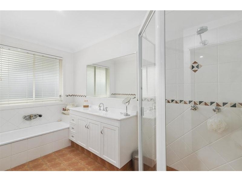 47 Hibertia Avenue, Elanora QLD 4221