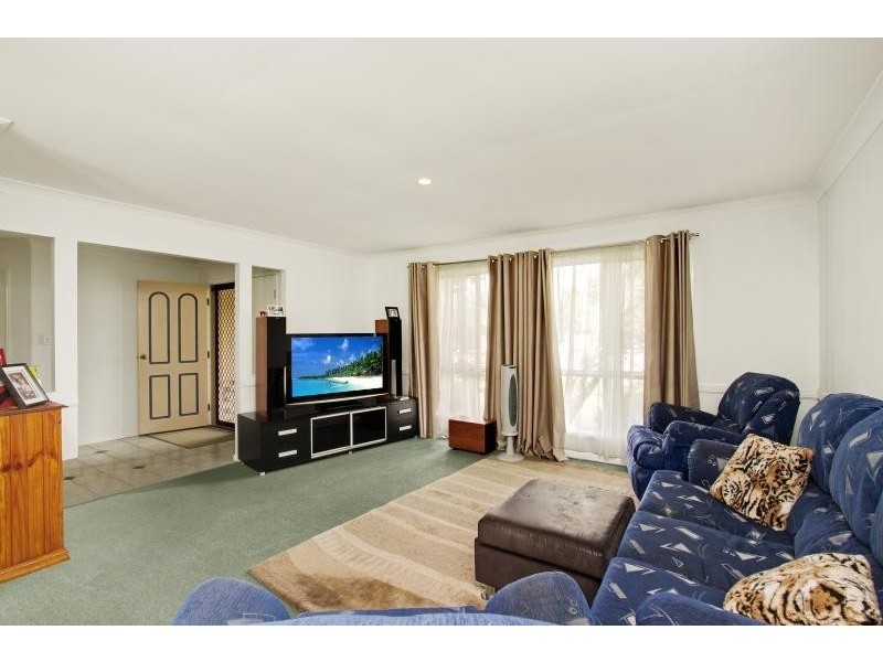 63 Casuarina Drive, Elanora QLD 4221