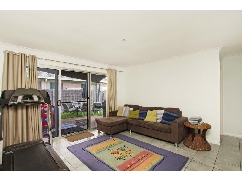 63 Casuarina Drive, Elanora QLD 4221