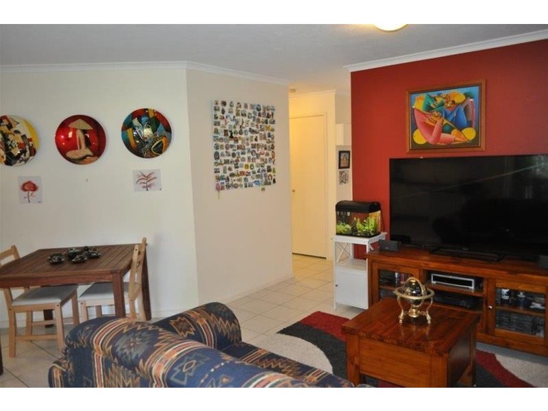 6/5 Rolan Court, Palm Beach QLD 4221