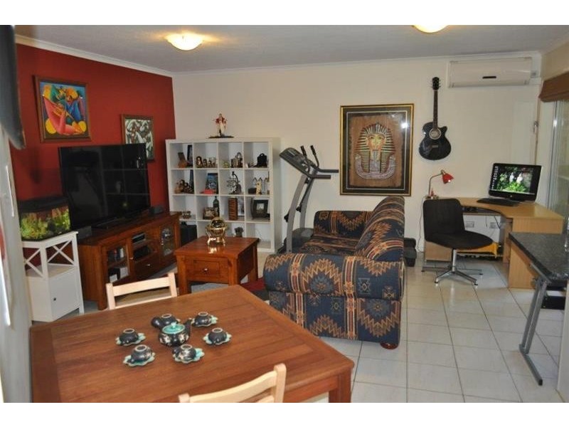 6/5 Rolan Court, Palm Beach QLD 4221