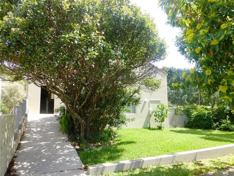 2/34 Hayle Street, Burleigh Heads QLD 4220