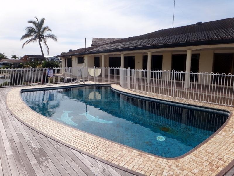 23 Binda Avenue, Bundall QLD 4217