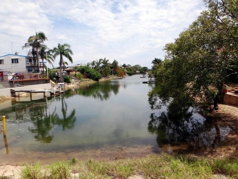 2/50 T. E. Peters Drive, Broadbeach Waters QLD 4218