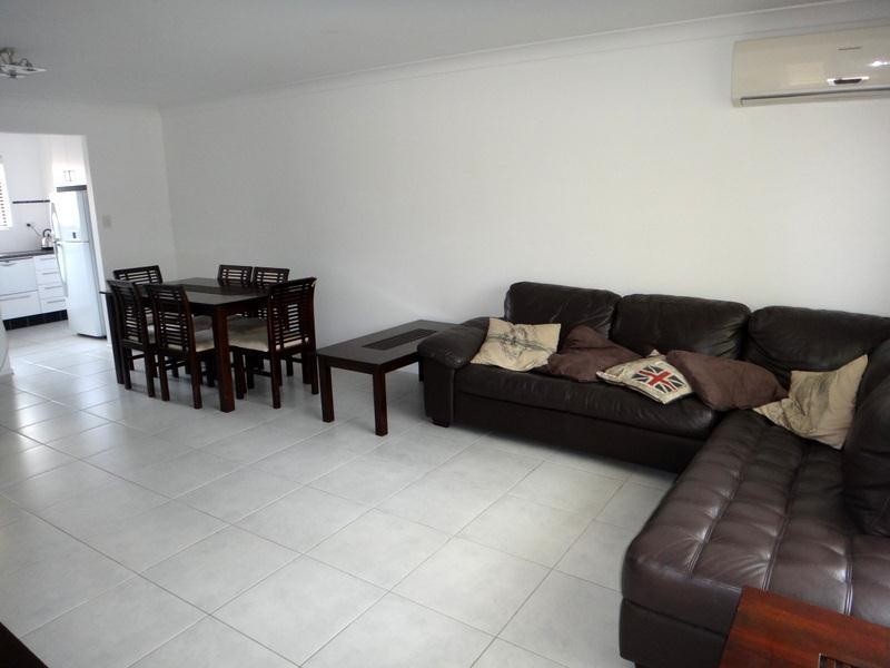 2/50 T. E. Peters Drive, Broadbeach Waters QLD 4218