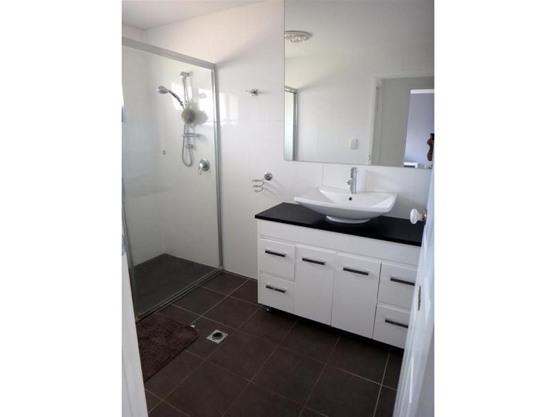 2/50 T. E. Peters Drive, Broadbeach Waters QLD 4218