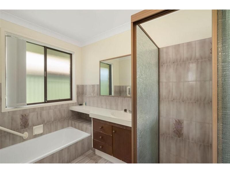 20 Seabrook Street, Elanora QLD 4221