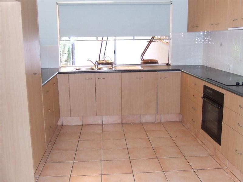 84 Ocean Parade, Burleigh Heads QLD 4220