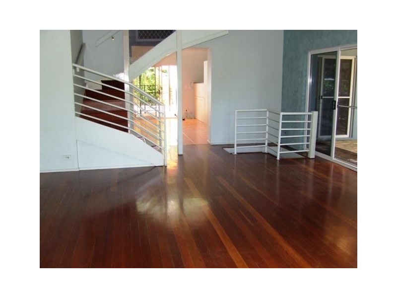 84 Ocean Parade, Burleigh Heads QLD 4220