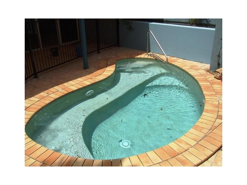 84 Ocean Parade, Burleigh Heads QLD 4220