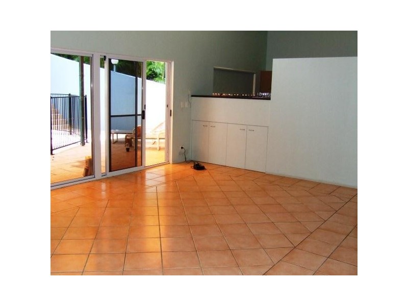 84 Ocean Parade, Burleigh Heads QLD 4220