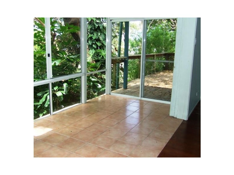 84 Ocean Parade, Burleigh Heads QLD 4220