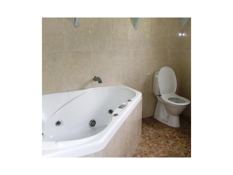 84 Ocean Parade, Burleigh Heads QLD 4220