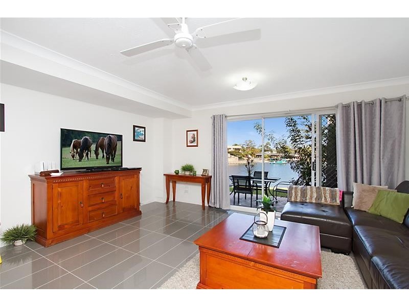 121/2-10 Coolgardie Street, Elanora QLD 4221