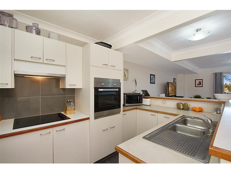 121/2-10 Coolgardie Street, Elanora QLD 4221