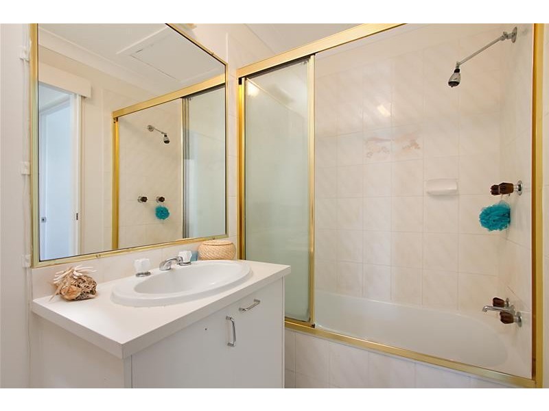 121/2-10 Coolgardie Street, Elanora QLD 4221